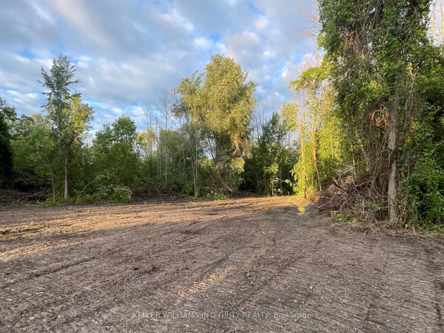 00 Rideau River Road W, North Grenville