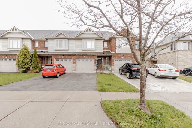 38 Magnificent Way, Hamilton