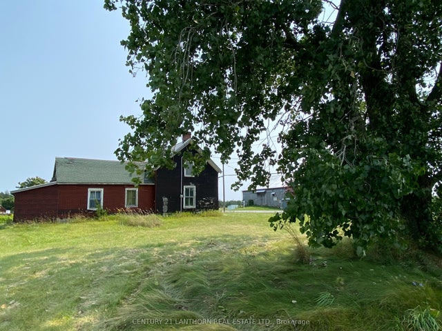 1677 County 8 Road, Prince Edward County