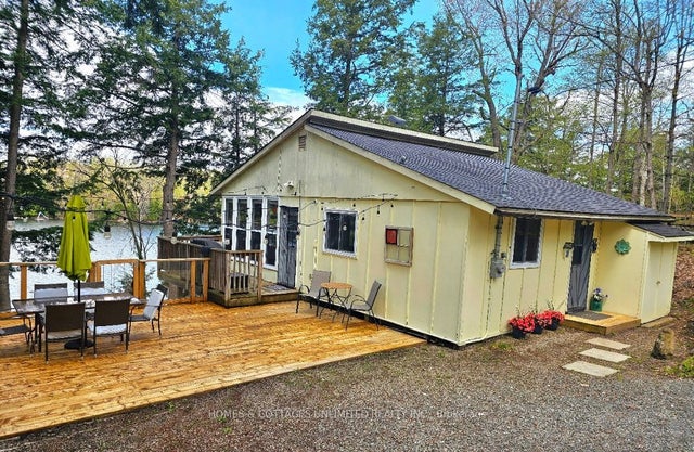 3048 Crozier B Road W, Tay Valley