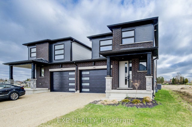 102 Thackeray Way, Minto