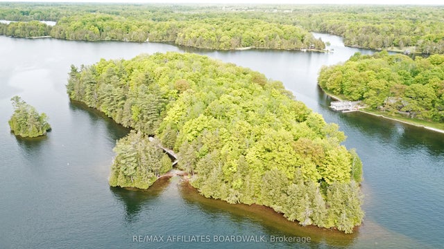 71 Lehmans Island, Rideau Lakes