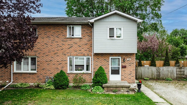 49 Wellington Street W, South Huron