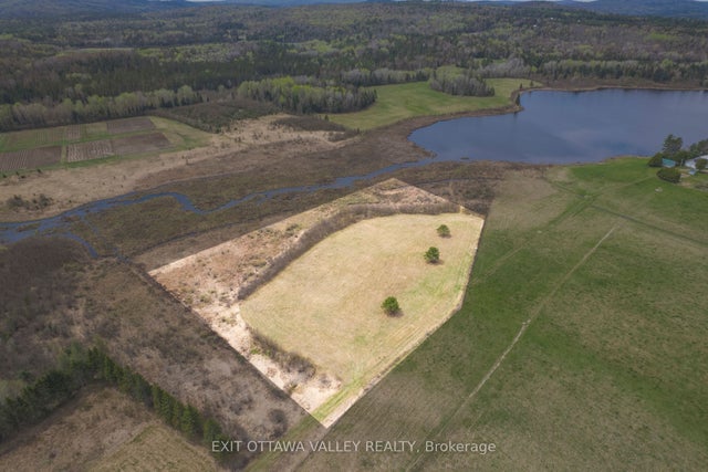 00 Hildebrandt Street N, Madawaska Valley