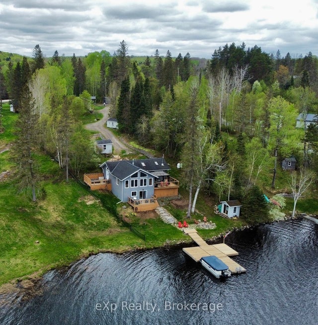 19 Valley Drive, Parry Sound Remote Area
