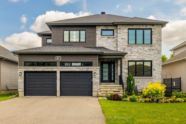 87 Cobblestone Drive, Russell