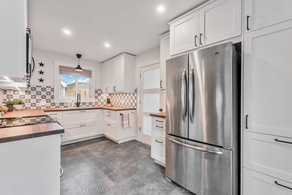 433 Davis Street, Port Colborne