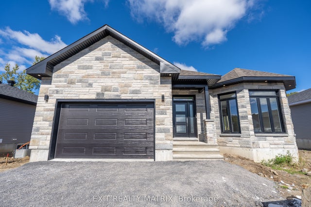 1408 Caroline Court, Cornwall