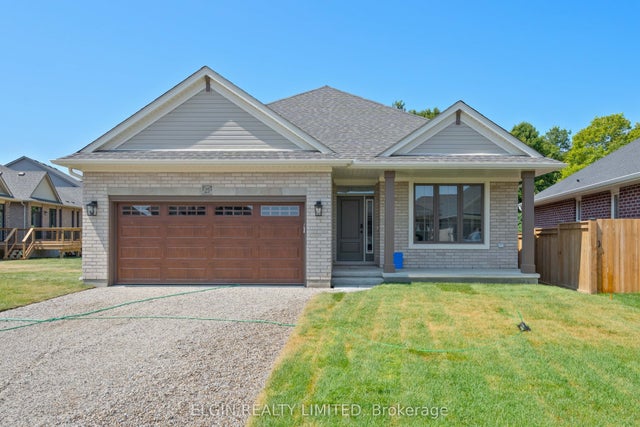 25 Dunning Way, St. Thomas