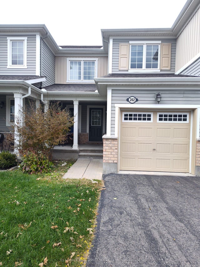 202 Conifer Creek Circle, Kanata