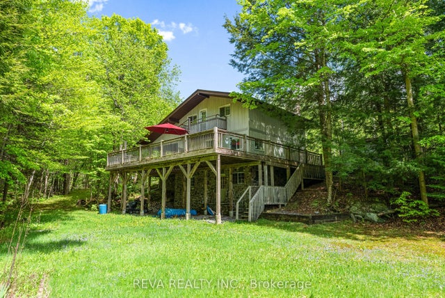 1407 Spooks Bay Lane, Highlands East