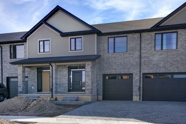 2568 Constance Avenue, London South