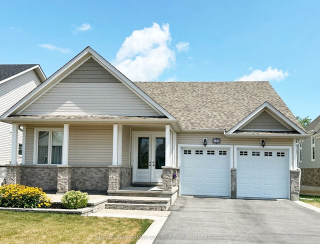 125 Country Club Drive, Loyalist