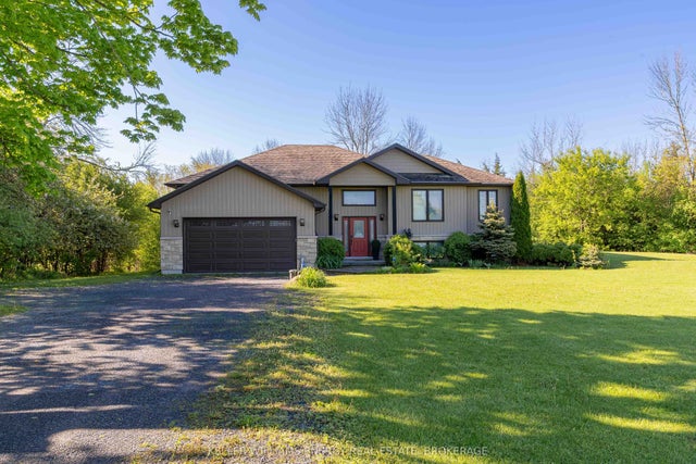 1687 Lakeside Drive, Prince Edward County
