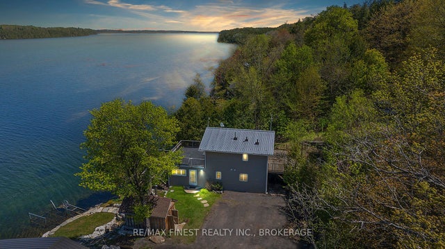 1048 Lark Lane, Frontenac