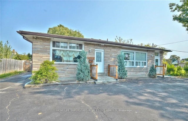 5532 Drummond Road, Niagara Falls