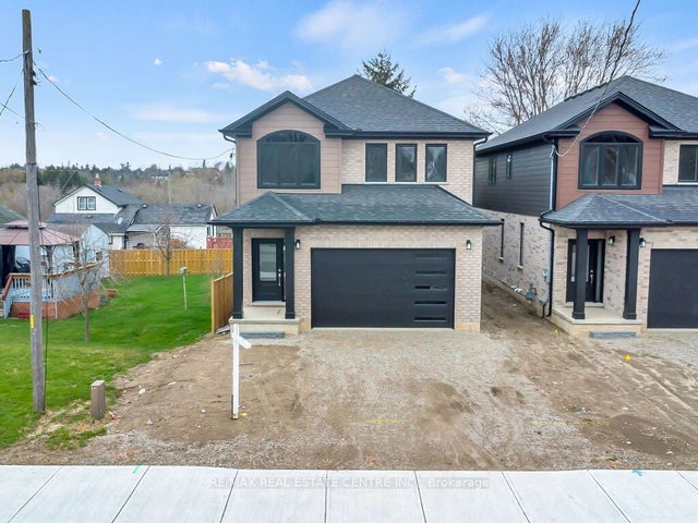 256 King Street W, Ingersoll
