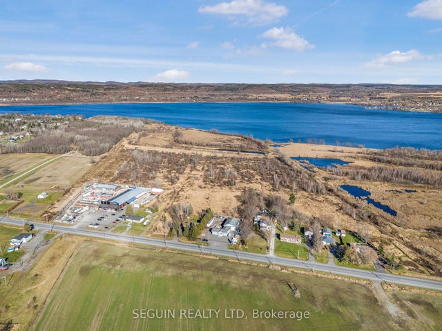 1551 County Road 4 Road, Hawkesbury