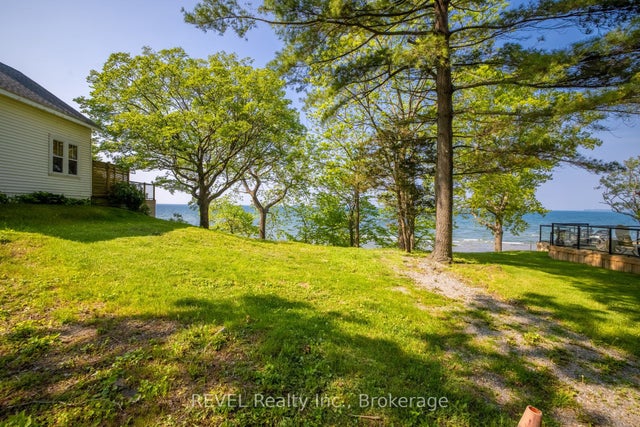 12113 Augustine Road, Wainfleet