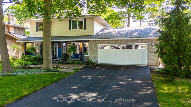 7077 Ridgewood Crescent, Niagara Falls