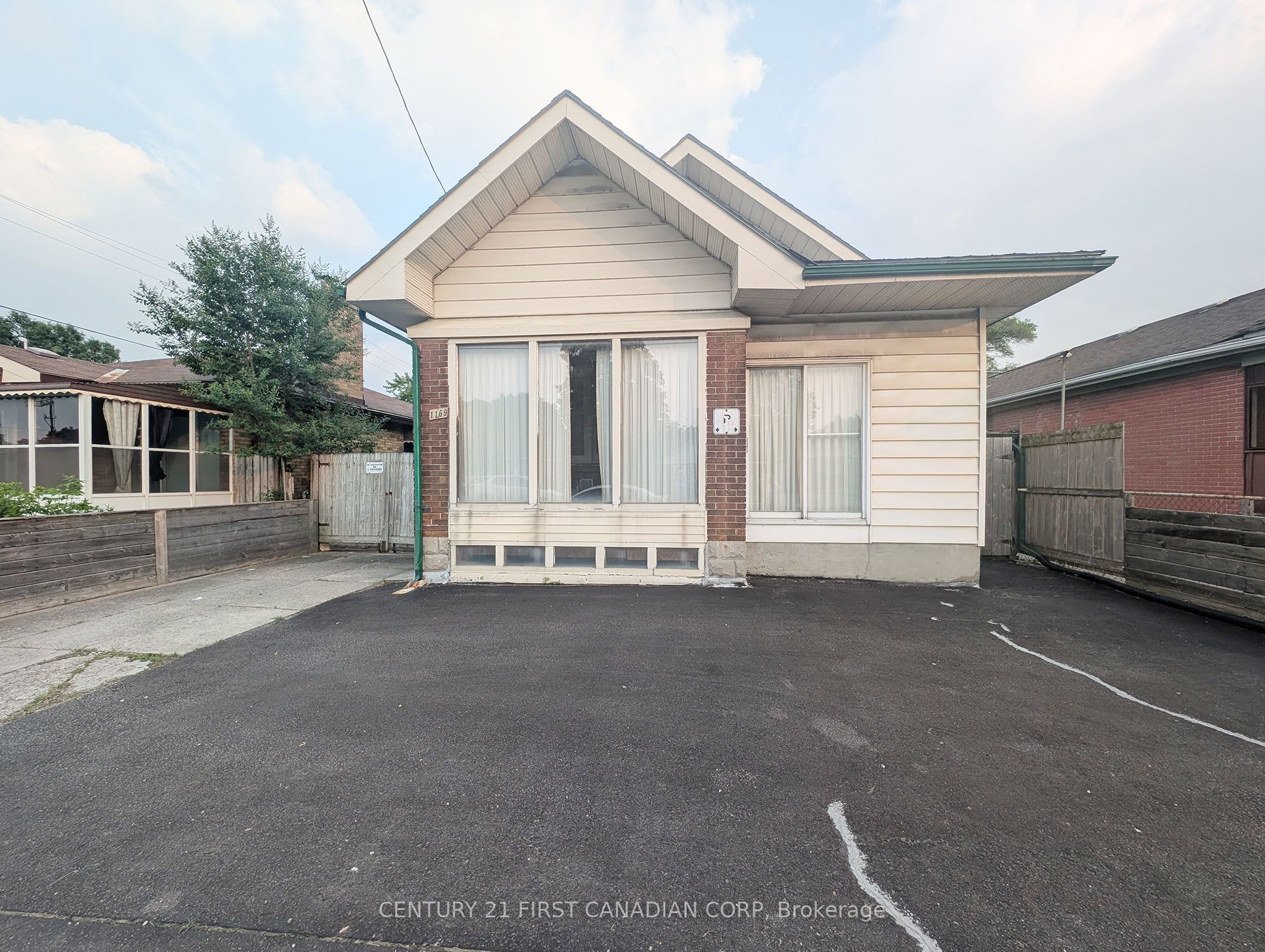 Photo of Listing #X12204468