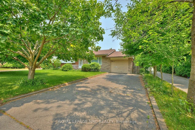 4682 Pinedale Drive, Niagara Falls
