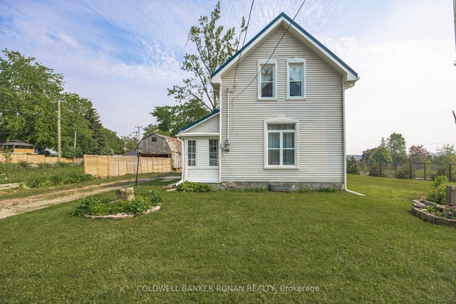 215 First Avenue W, Shelburne