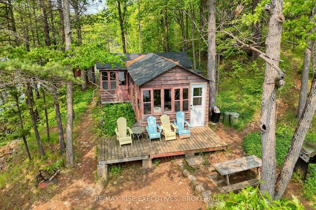 252 Dean Island Road, Rideau Lakes