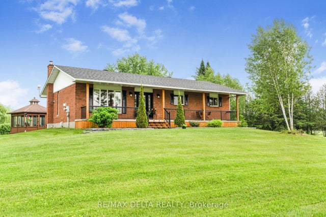 1730 Concession 6 Road, Alfred and Plantagenet
