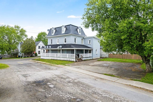 151 Chambers Street, Smiths Falls