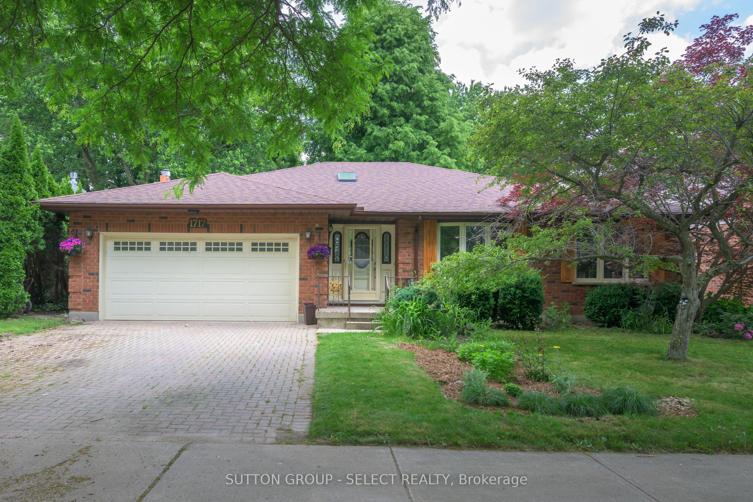 Photo of Listing #X12222754