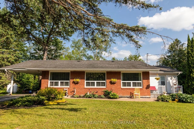 1016 Jewel Road, Frontenac