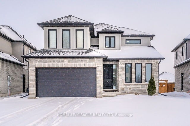 522 Masters Drive, Woodstock