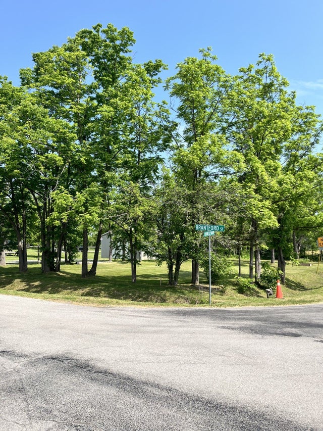 Lot 5 Centre Street S, Brant