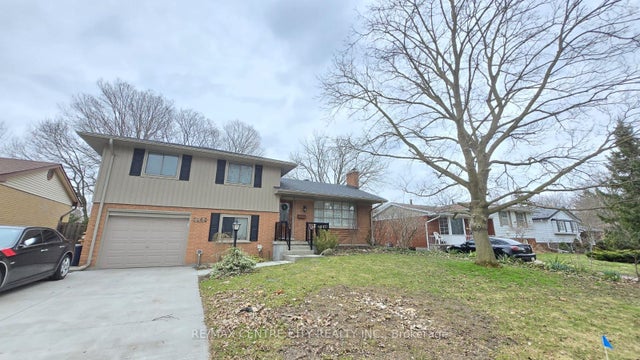 1462 Glengarry Avenue, London North