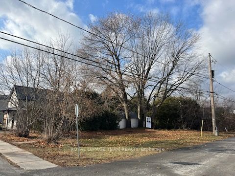 117 Oxford Street East Street N, North Grenville
