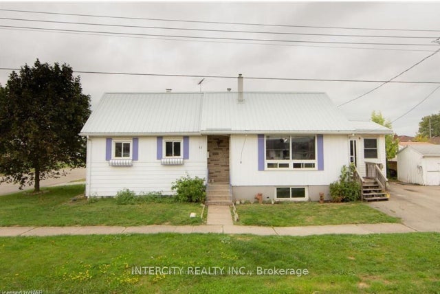 11 Sauer Avenue, Welland
