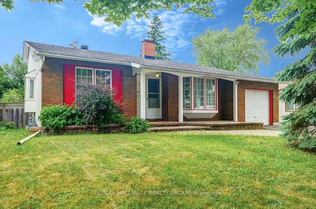 2149 Hubbard Crescent, Beacon Hill North - South and Area