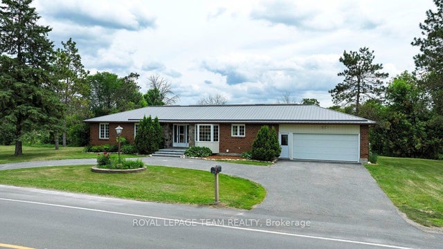 517 Donald B. Munro Drive, Carp - Huntley Ward