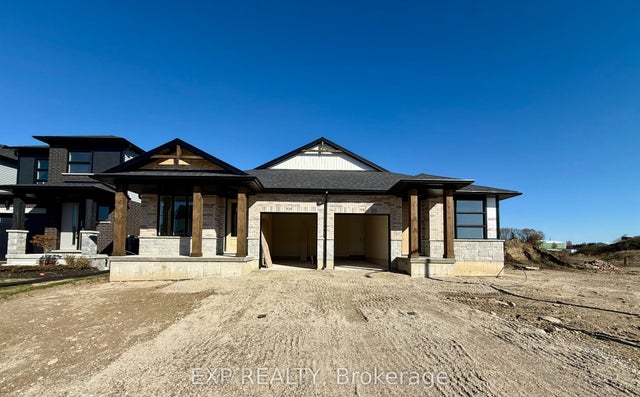 104 Thackeray Way, Minto