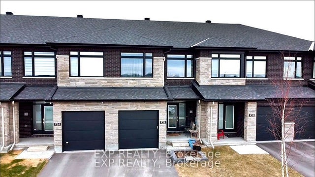 926 Brian Good Avenue, Blossom Park - Airport and Area