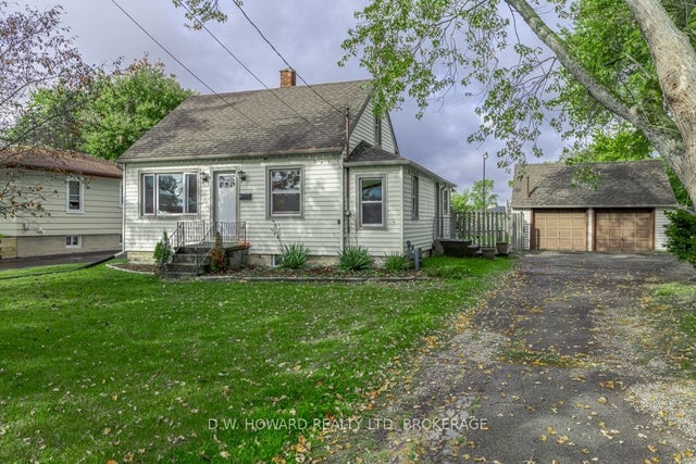 2533 East Avenue, Fort Erie