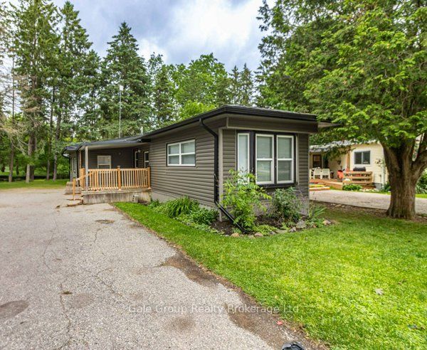 806201 Oxford Rd 29 Road N, Blandford-Blenheim