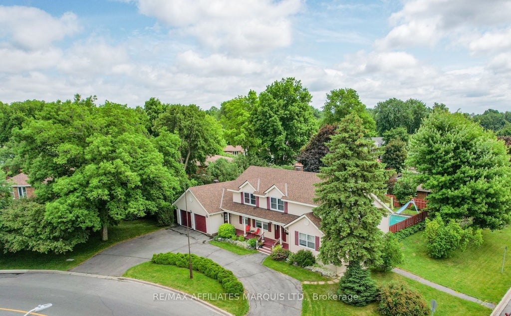 1356 Lochiel Street, Cornwall