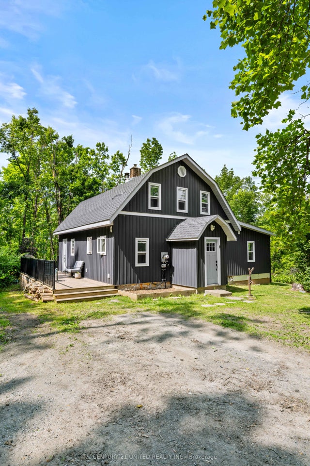 8 Library Road, North Kawartha