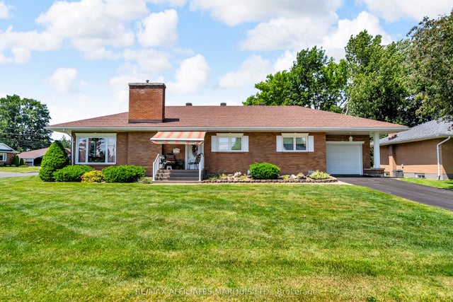 1413 Queen Street, Cornwall