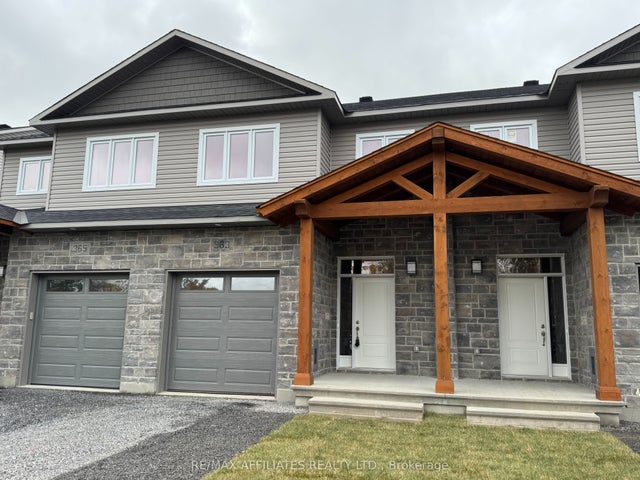 361 Voyageur Place, Russell