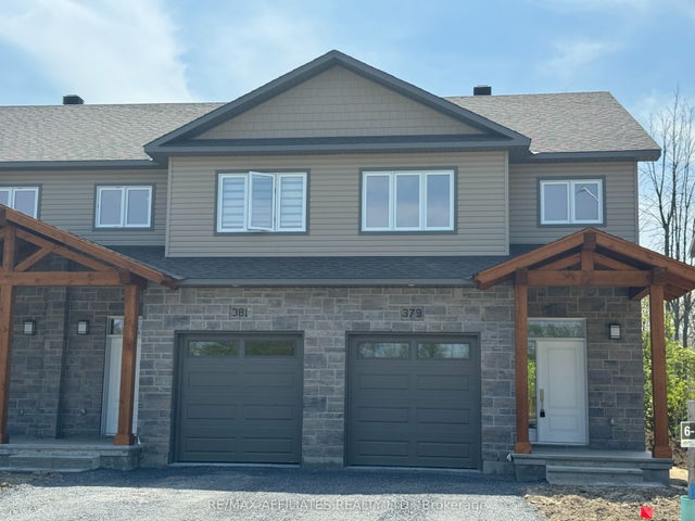 355 Voyageur Place, Russell