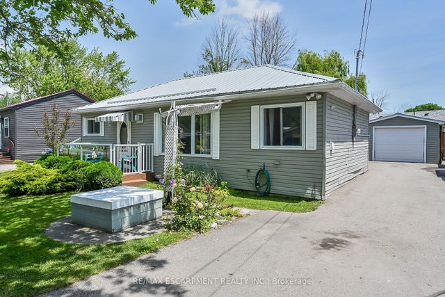 8 Witherspoon Drive, Haldimand