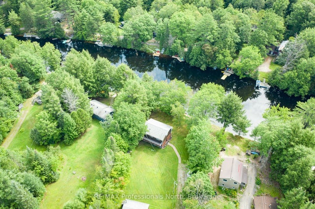 1074 Holiday Park Drive, Bracebridge